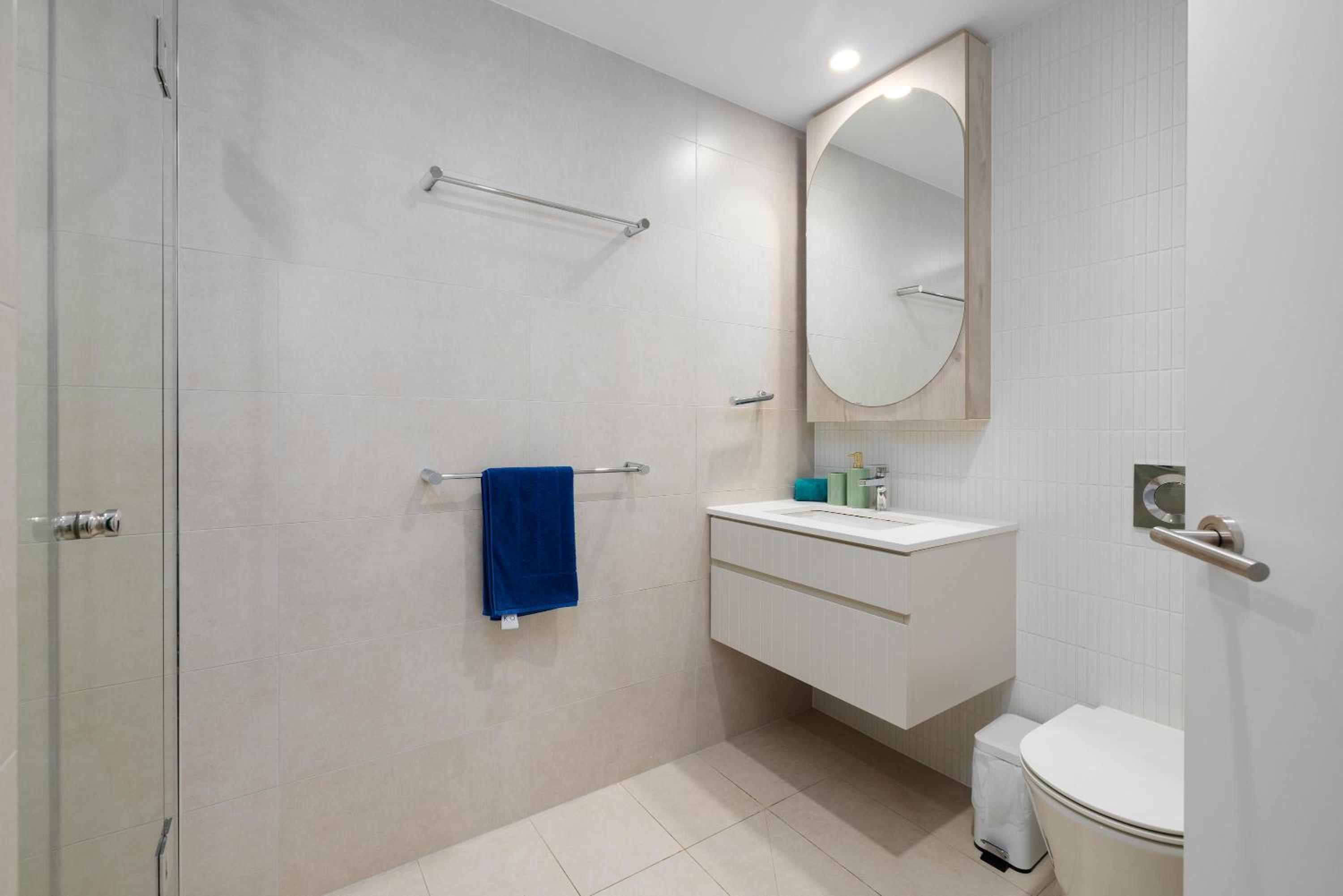 Luxury 1BR in Brisbane City River Firework View