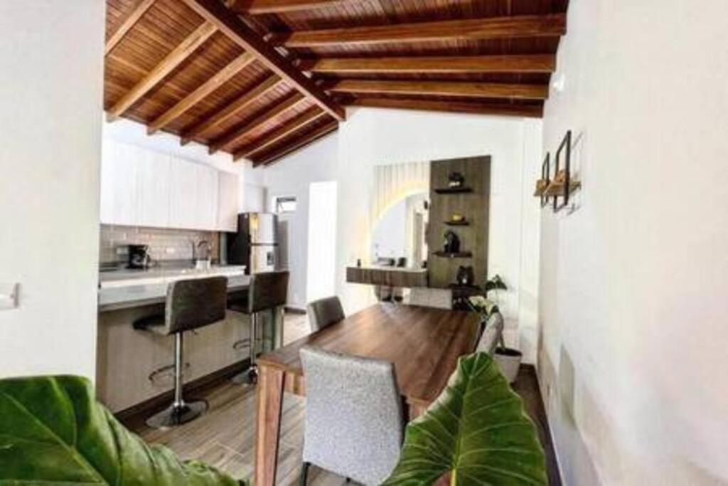 Apartamento con balcón y 2 dormitorios ARK301