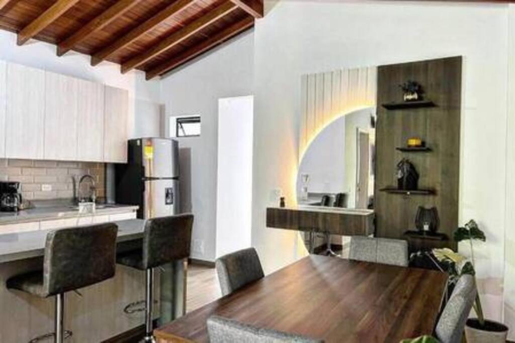 Apartamento con balcón y 2 dormitorios ARK301