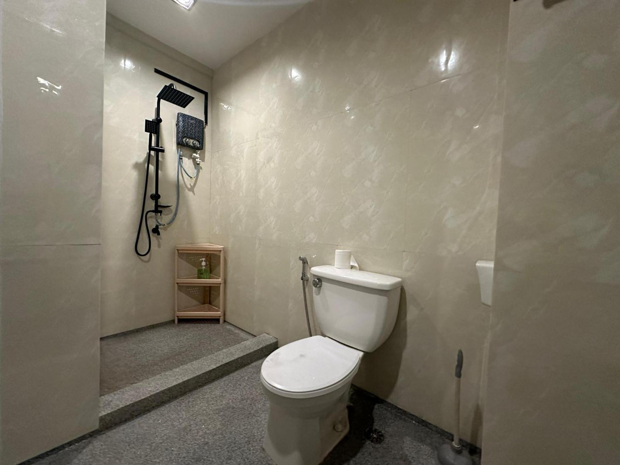 Luna 3BR Suites Sleeps 6 Near Imago Mall KK Center