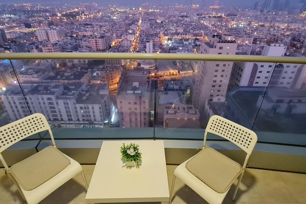 High Floor Era View Tower City View