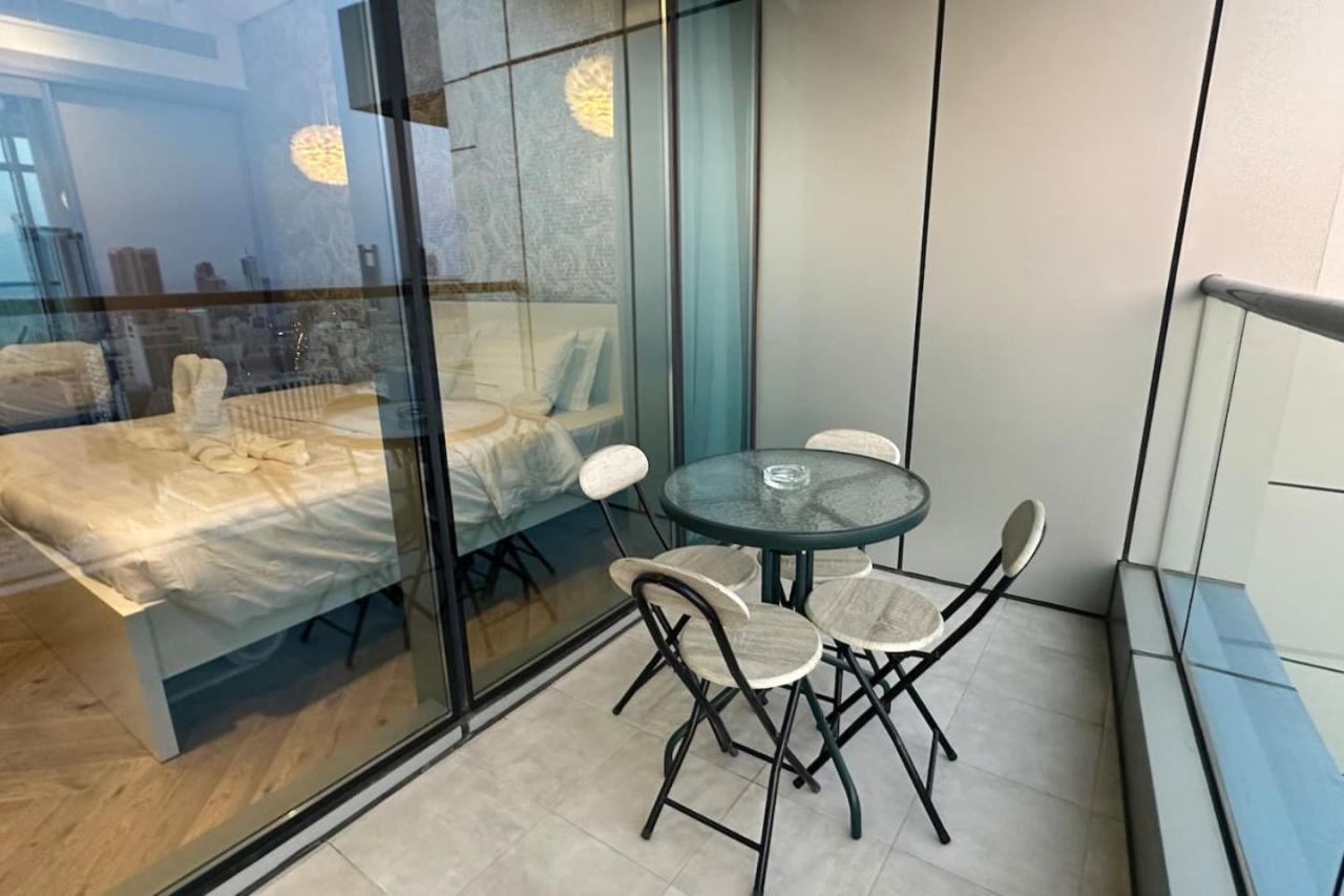 High Floor 33 Luxury Apartment
