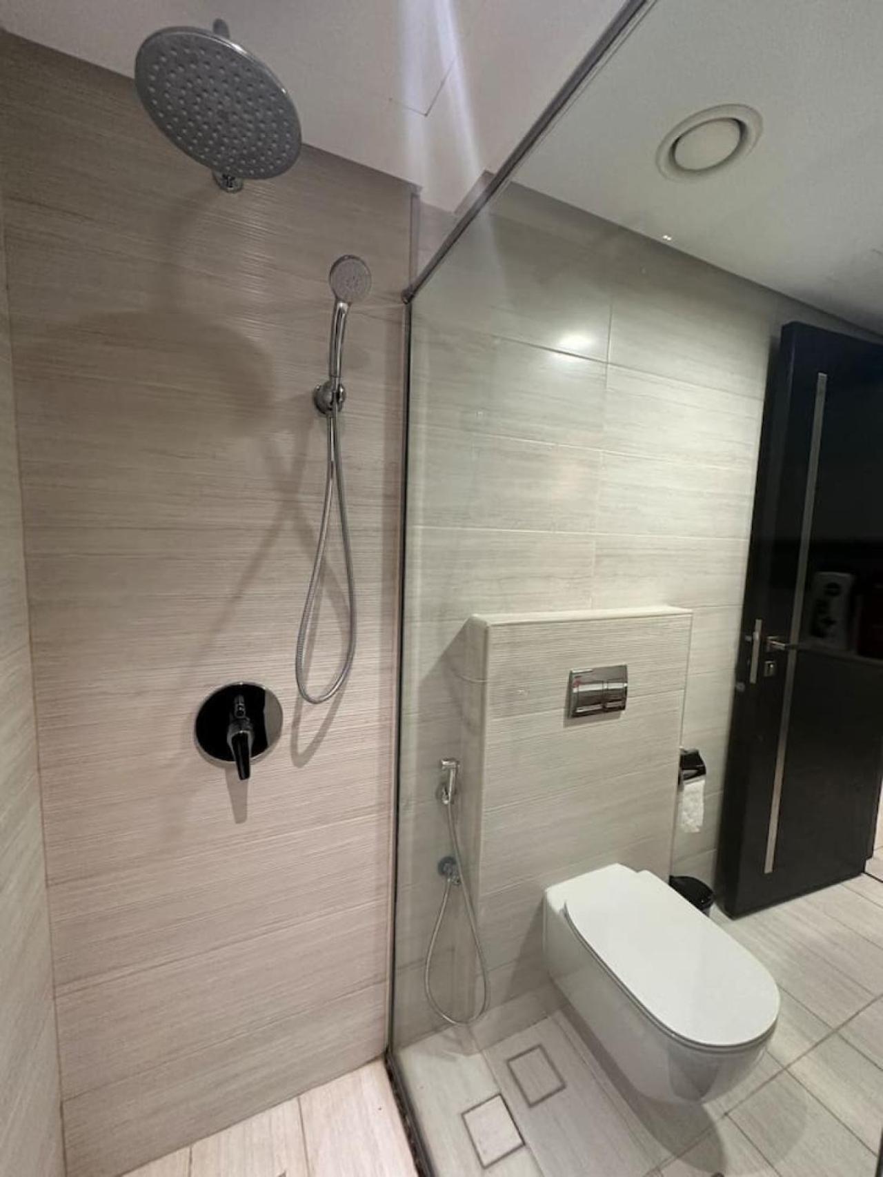 High Floor 33 Luxury Apartment