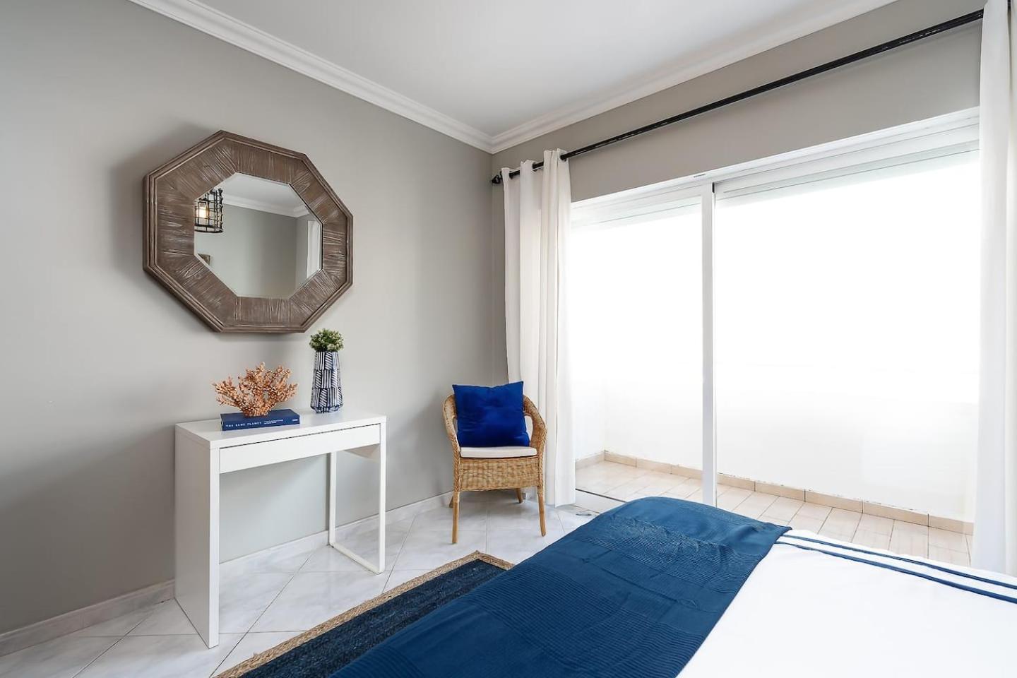 Comfortable 2-Bed Apt Central Algarve Base view 2