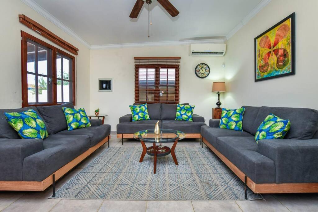 Villa Pos Abao