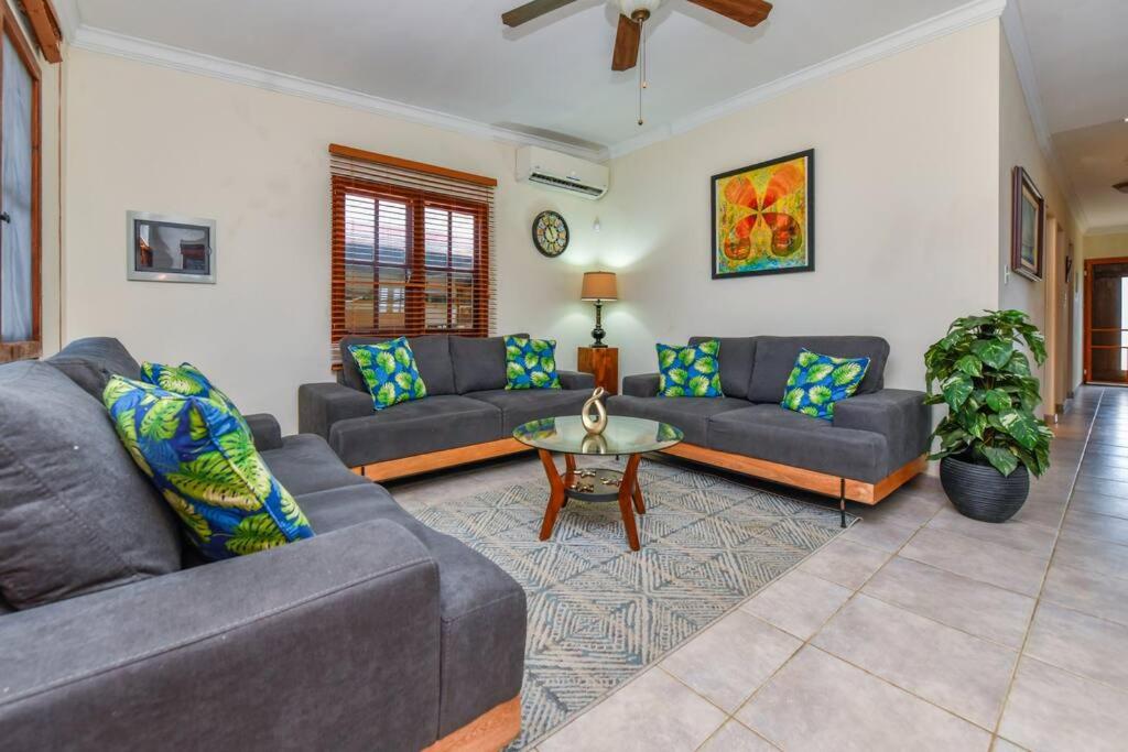 Villa Pos Abao