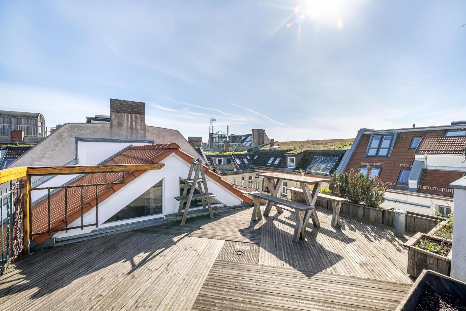 Top floor Penthouse with Garden