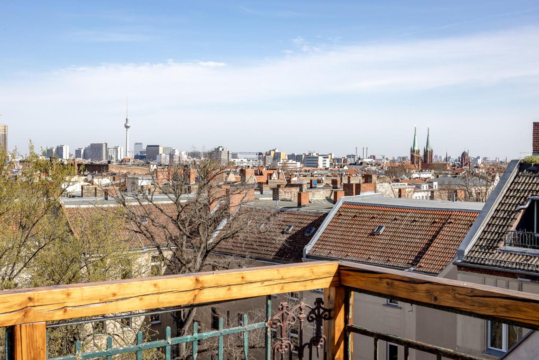 Top floor Penthouse with Garden