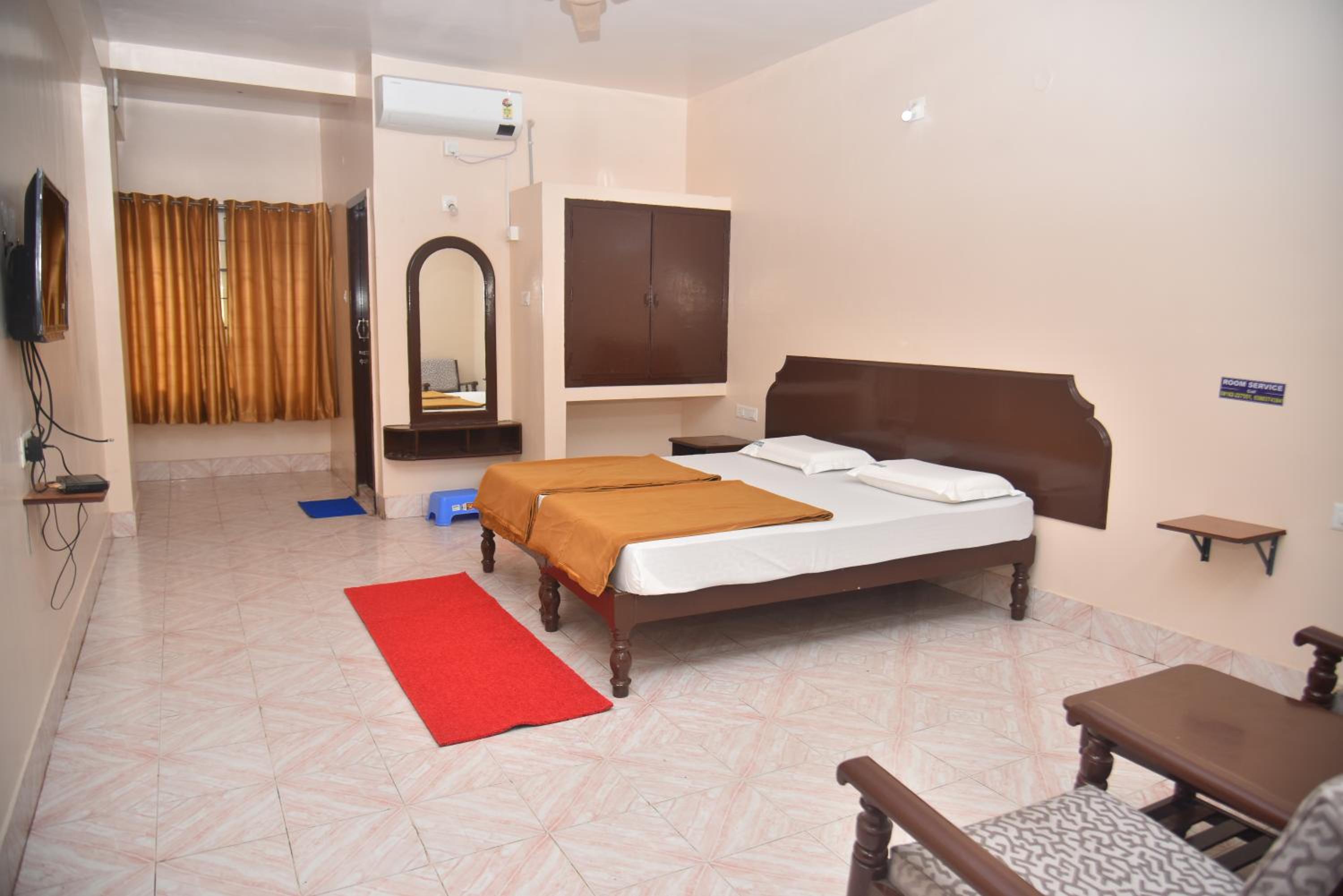 ARIHANTH DELUXE LODGe