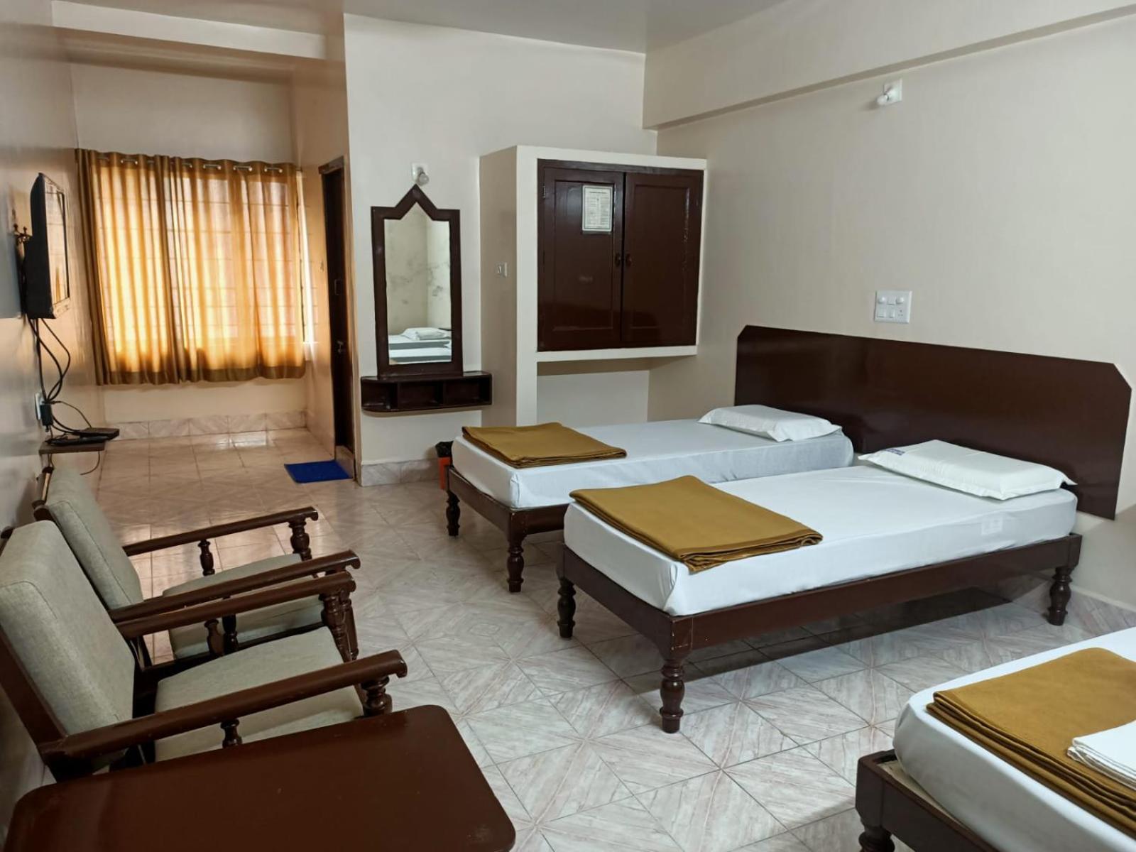 ARIHANTH DELUXE LODGe