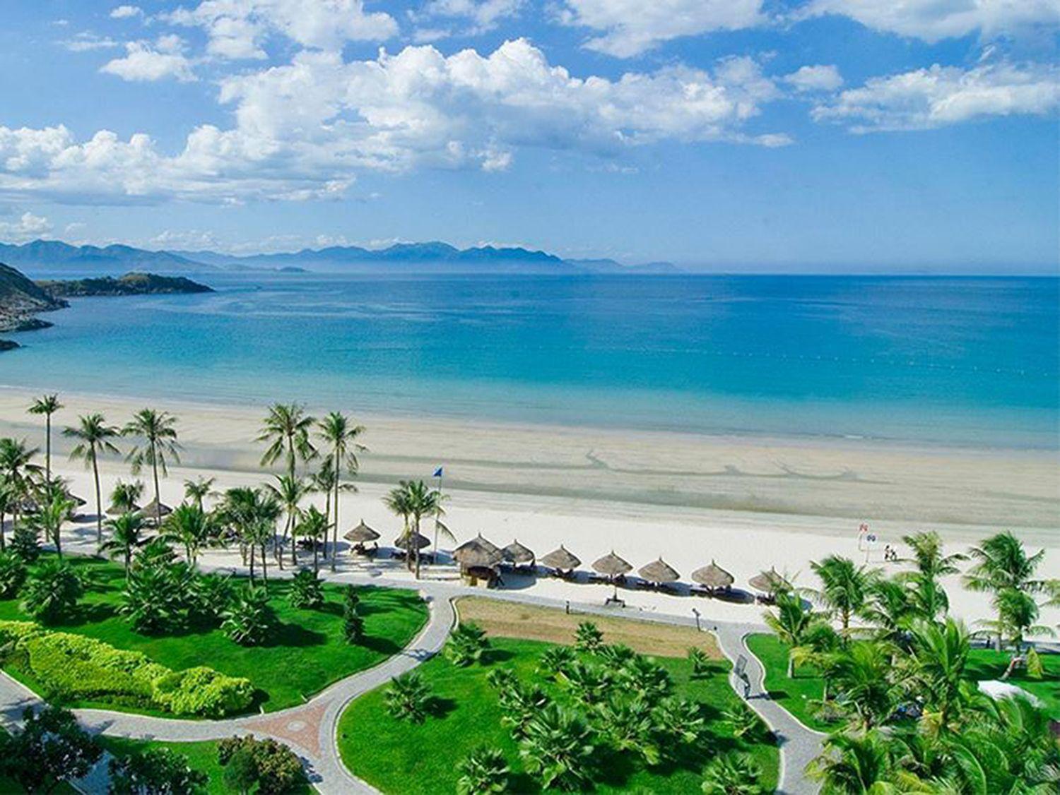 Cozy Panorama Apartment In Front of the City Center Beach