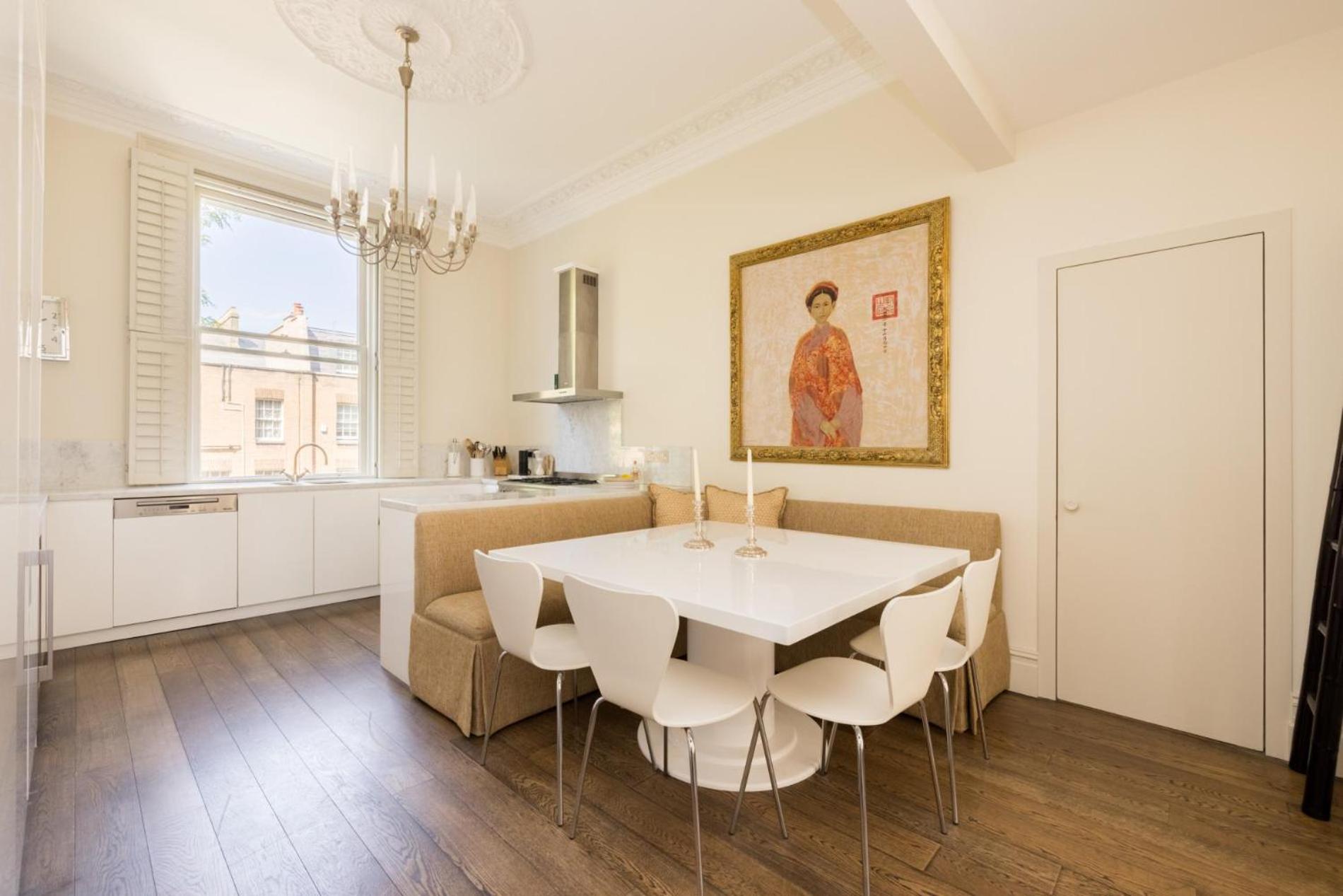 Green History – 3 Bedrooms in Kensington