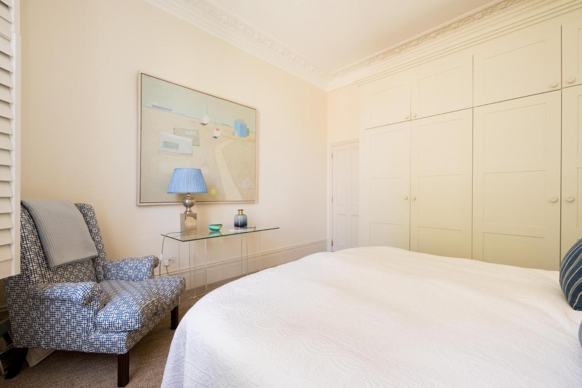 Green History – 3 Bedrooms in Kensington