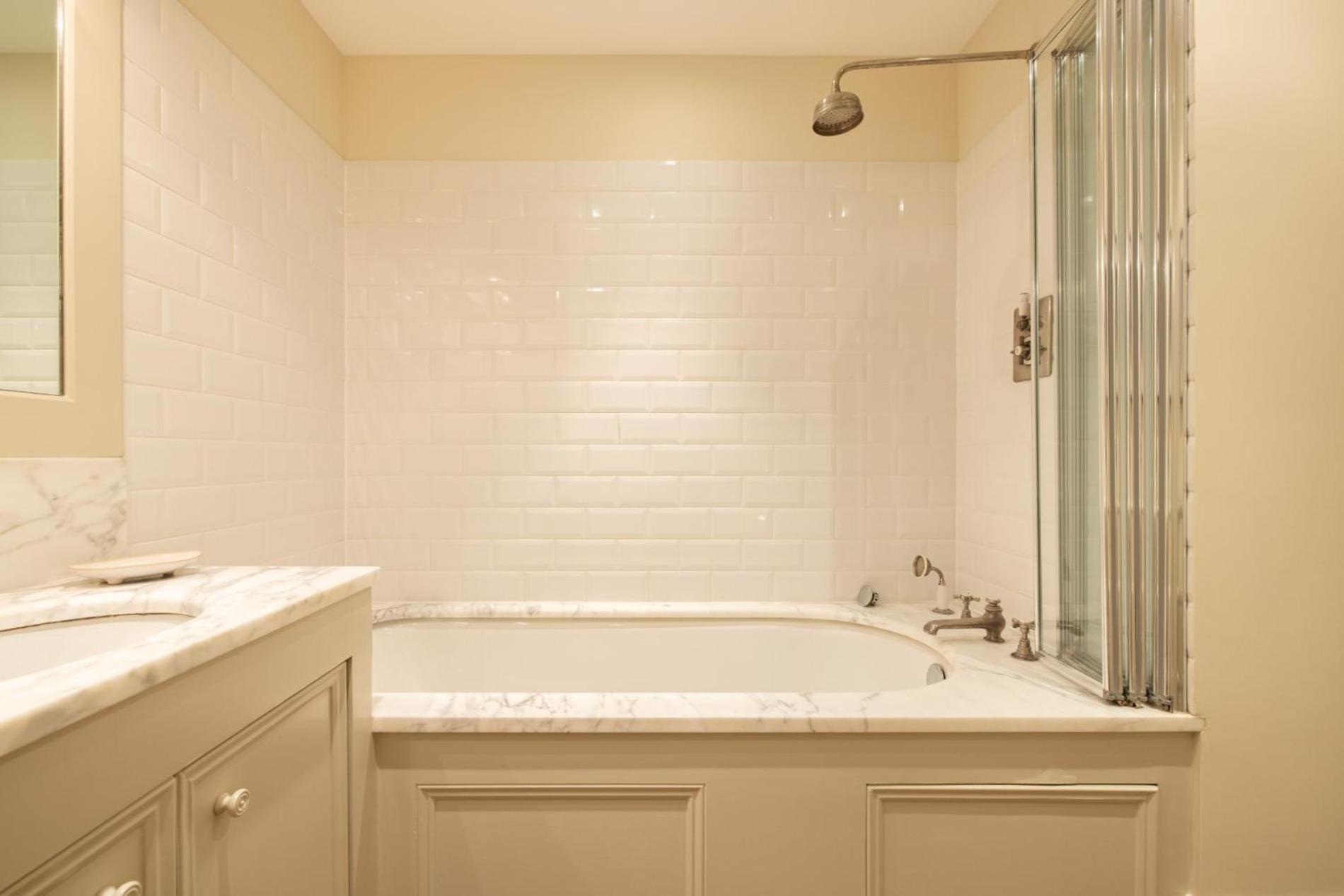 Green History – 3 Bedrooms in Kensington