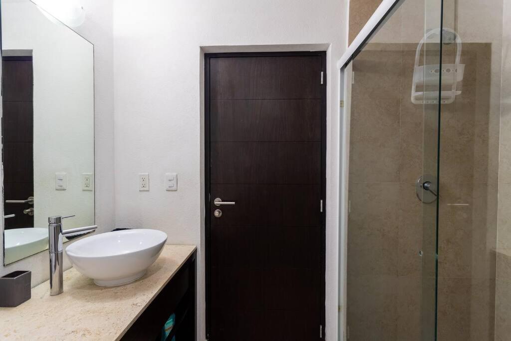 MARINA Beachfront 2 BDR by CASA PARAISO
