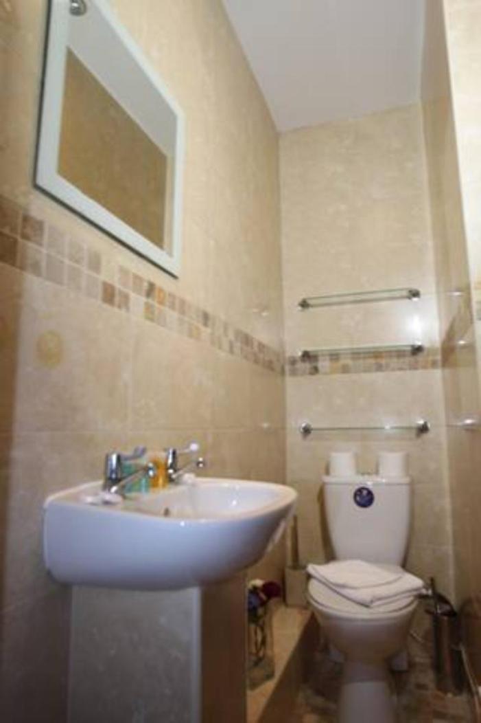 ApartaSuites London Emerald