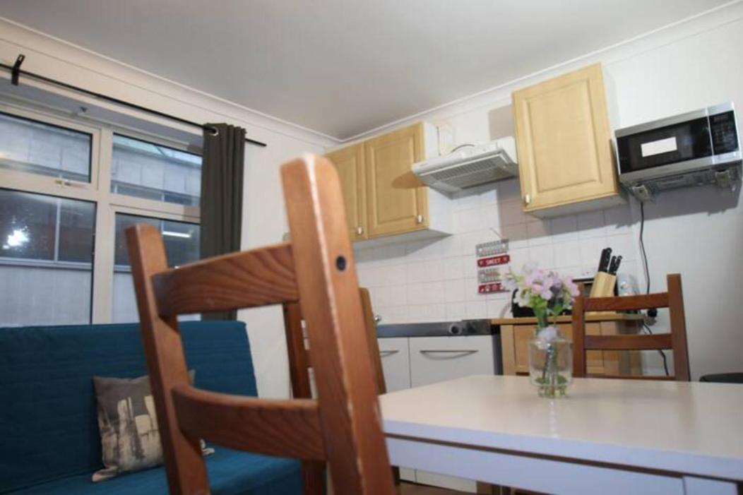 ApartaSuites London Emerald