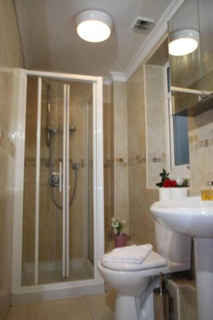 ApartaSuites London Emerald