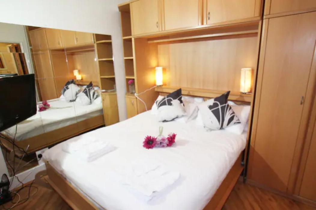 ApartaSuites London Emerald