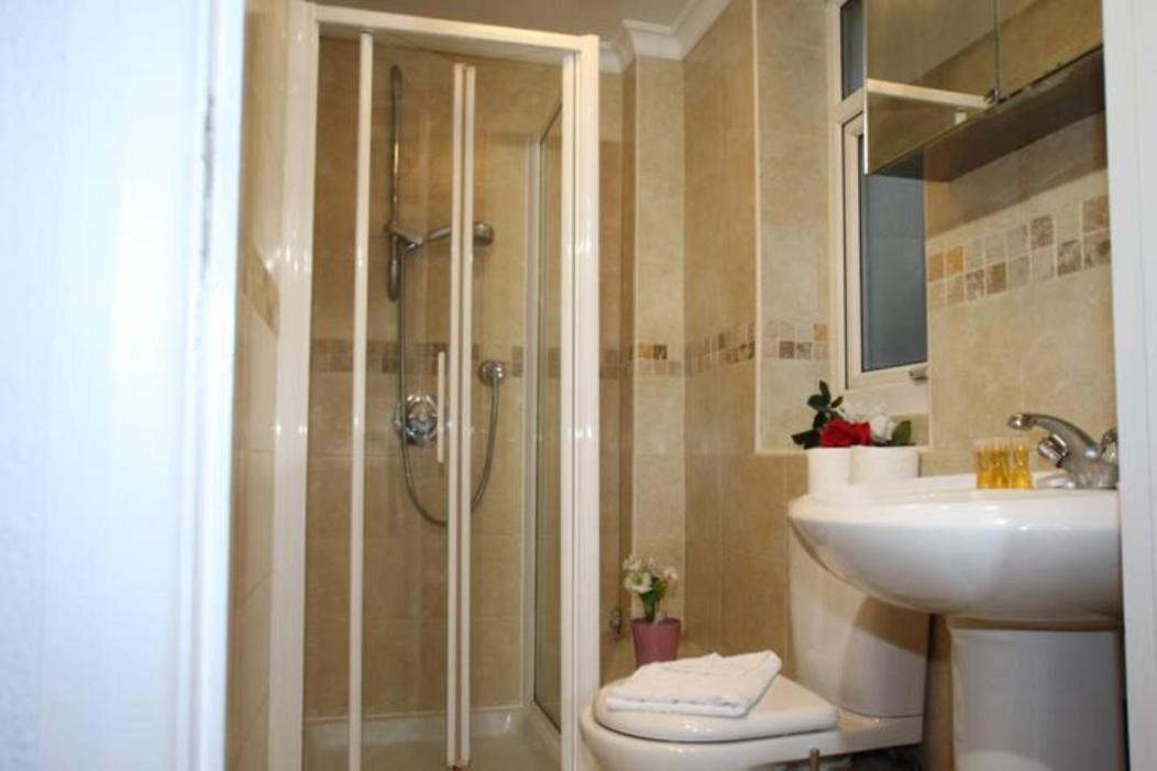 ApartaSuites London Emerald