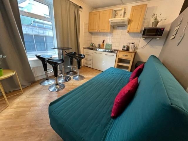 ApartaSuites London Emerald