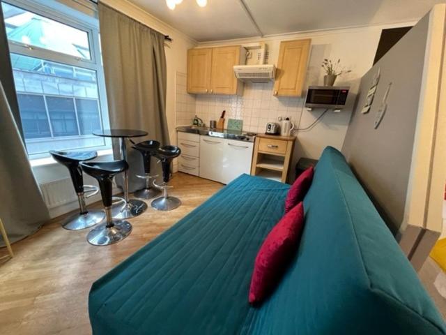 ApartaSuites London Emerald