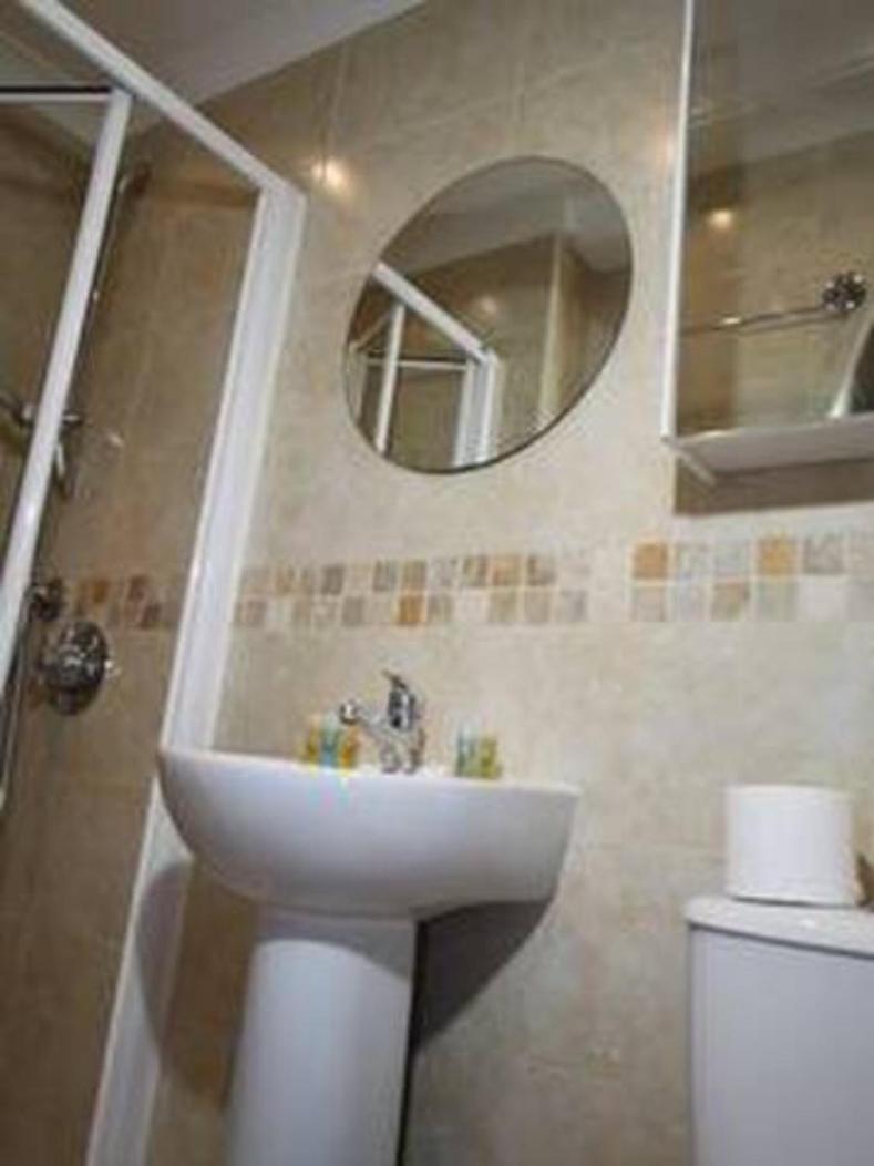 ApartaSuites London Emerald