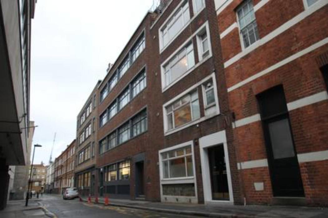 ApartaSuites London Emerald