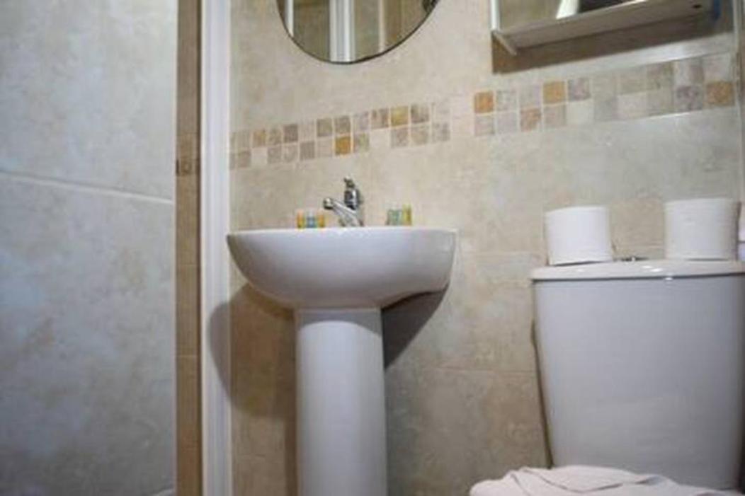 ApartaSuites London Emerald