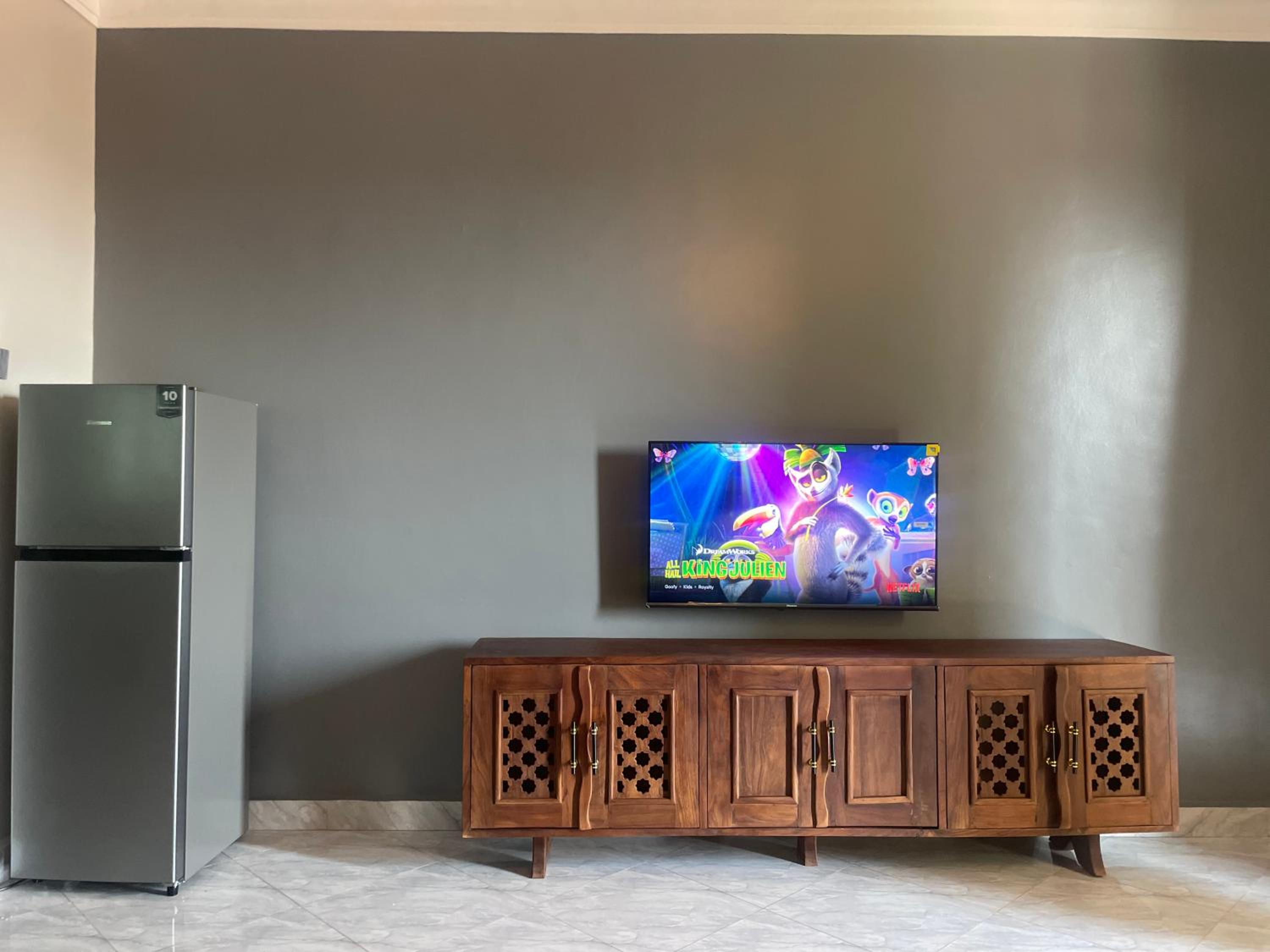 Bahai view Unlimited Wi-Fi and Netflix