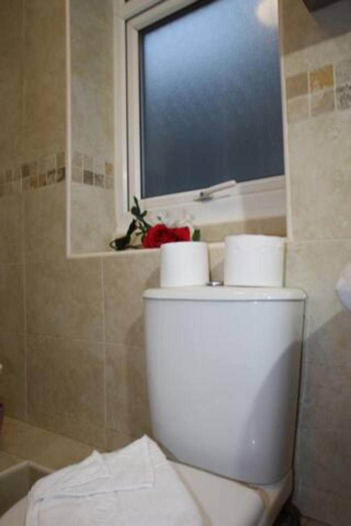 ApartaSuites London Emerald