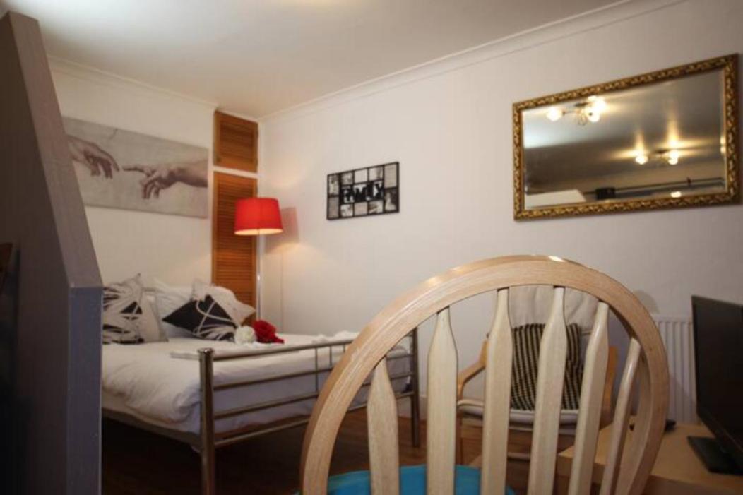 ApartaSuites London Emerald