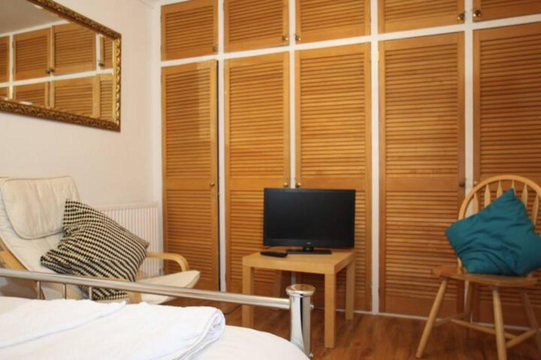 ApartaSuites London Emerald