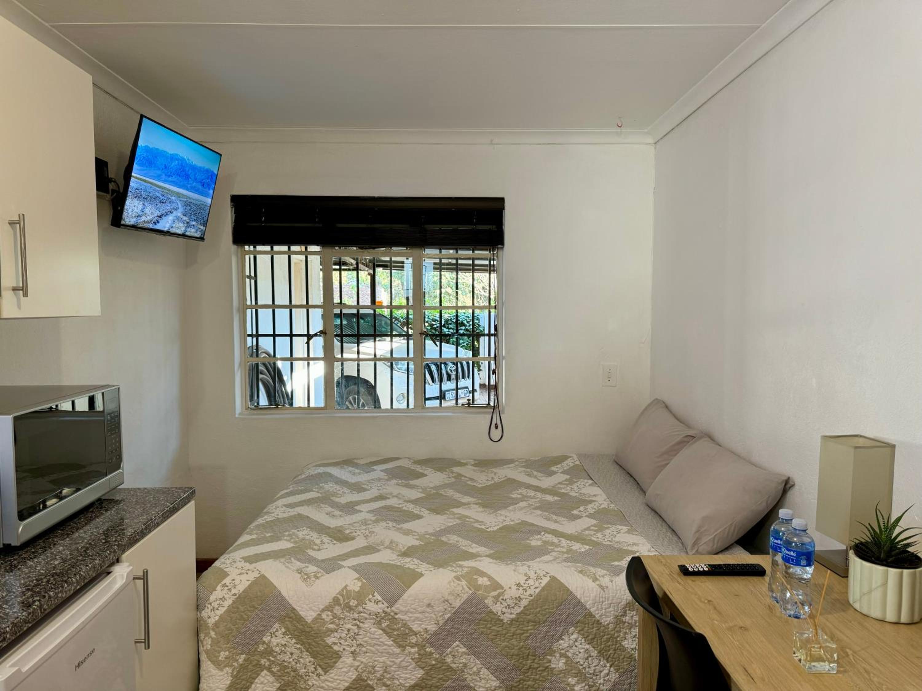 Gemini Bachelor House