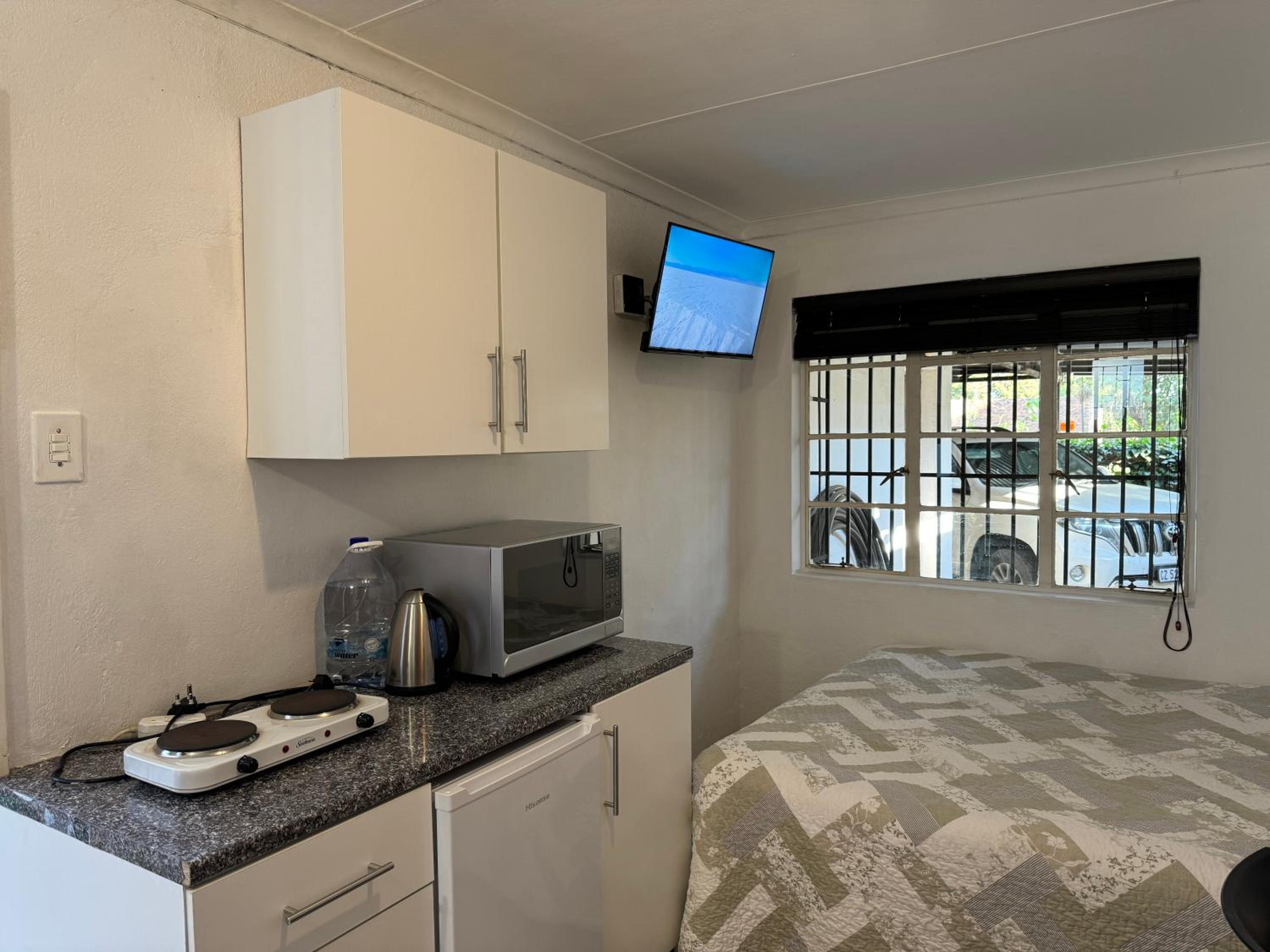 Gemini Bachelor House