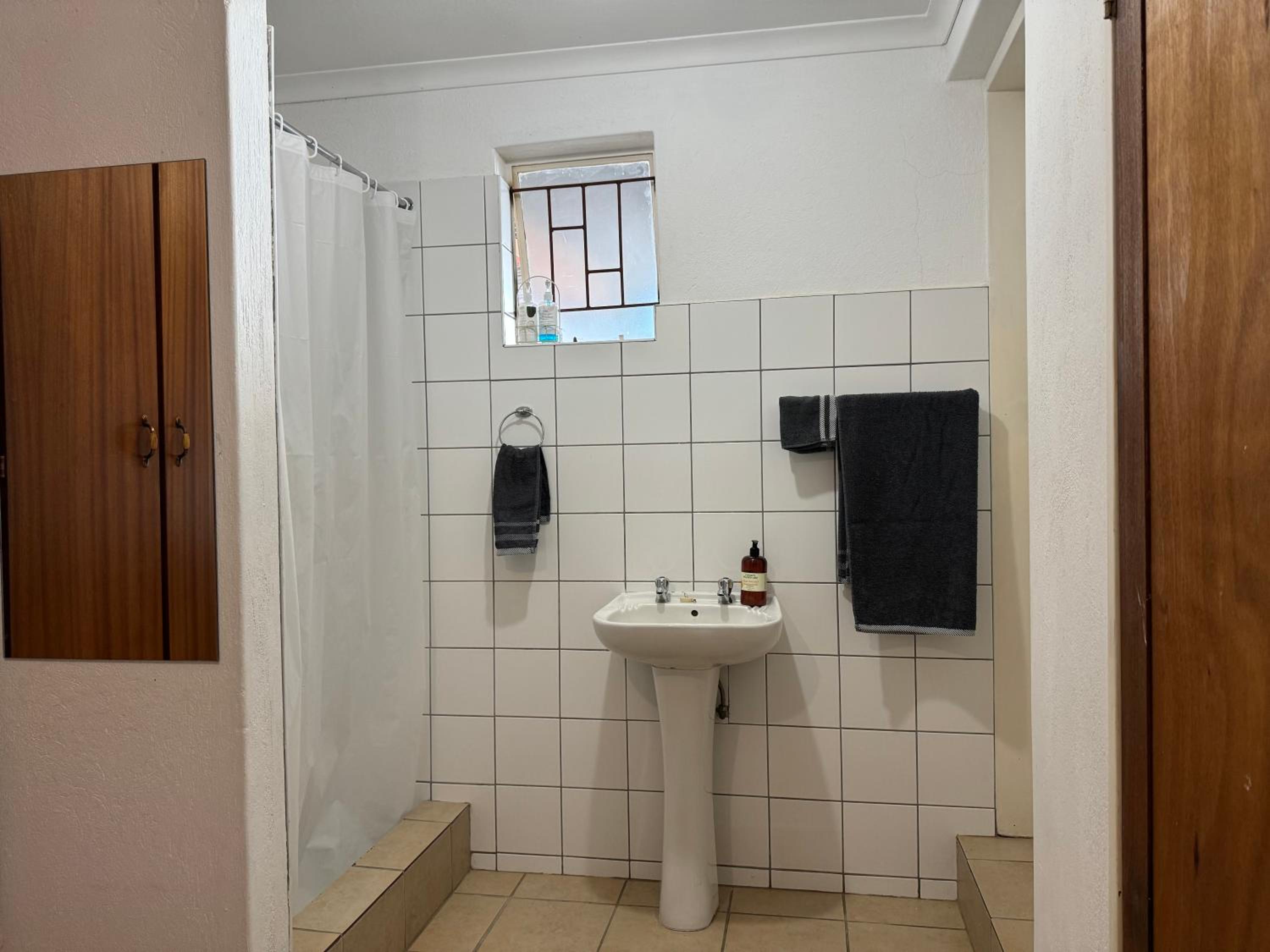 Gemini Bachelor House