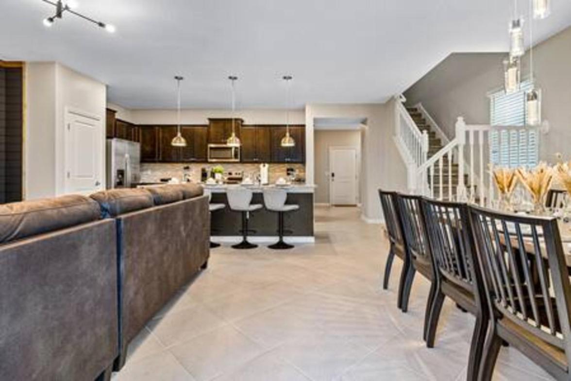 Brand New Charming Home 9 Miles to Disney