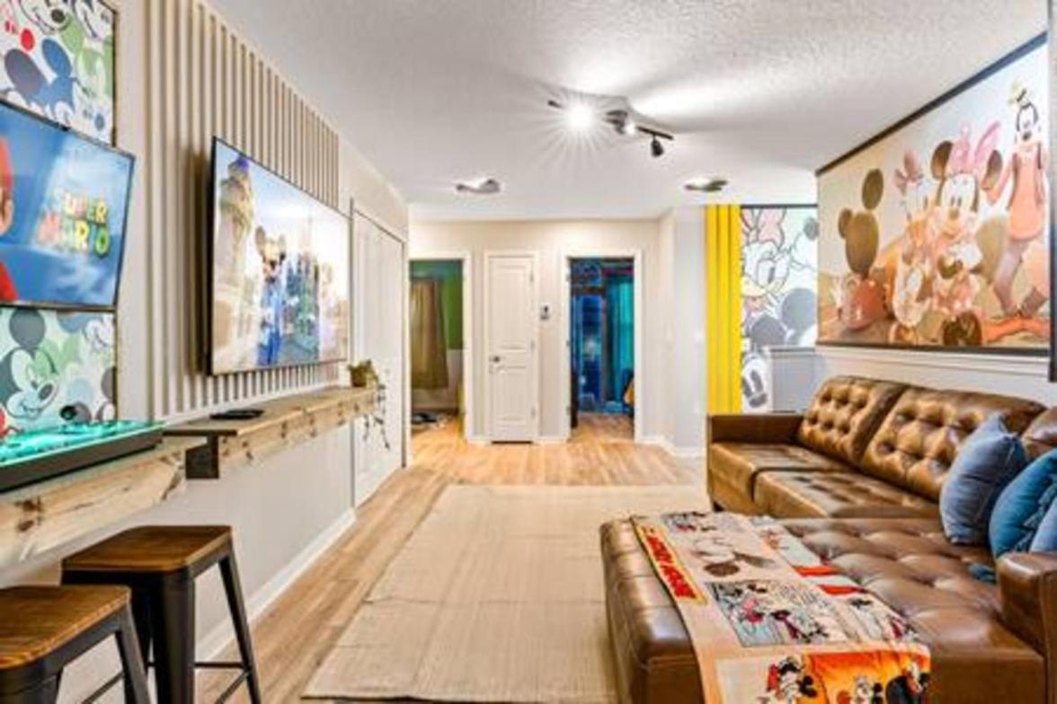 Brand New Charming Home 9 Miles to Disney