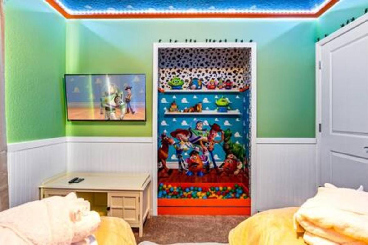 Brand New Charming Home 9 Miles to Disney