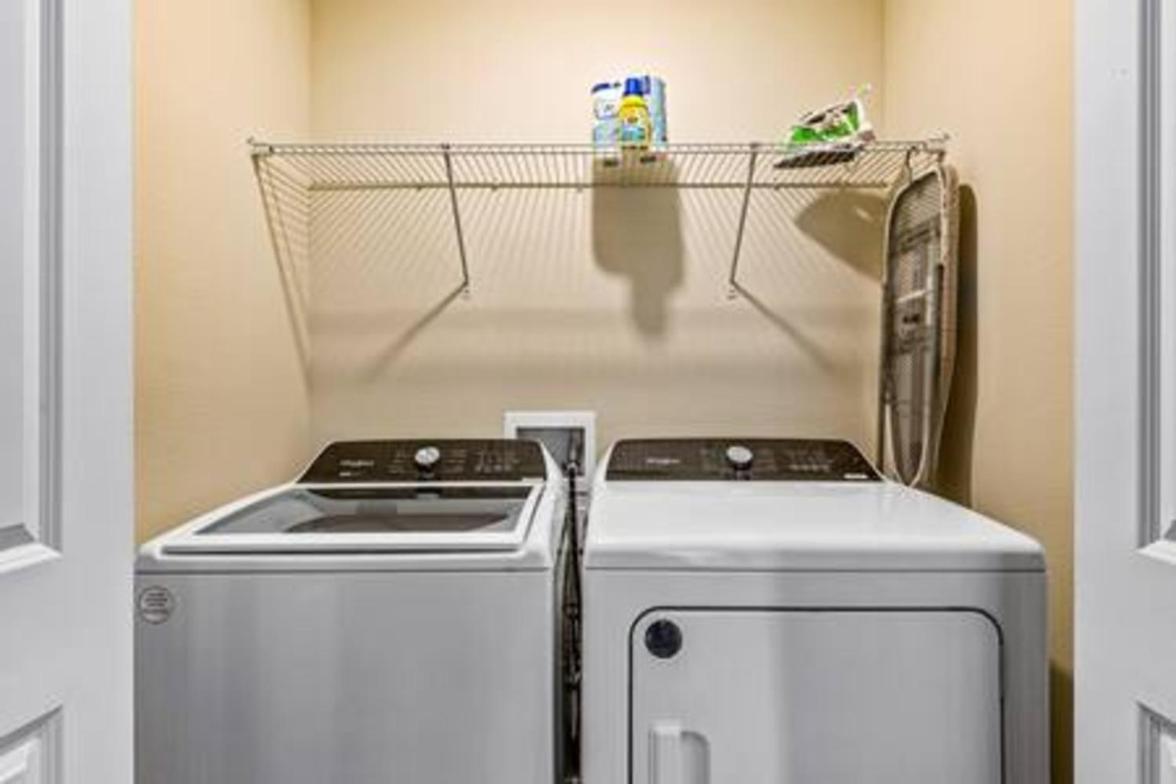 Brand New Charming Home 9 Miles to Disney
