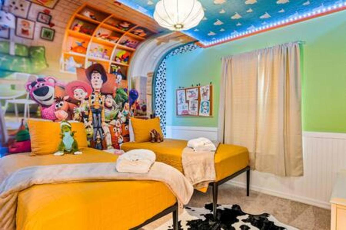 Brand New Charming Home 9 Miles to Disney
