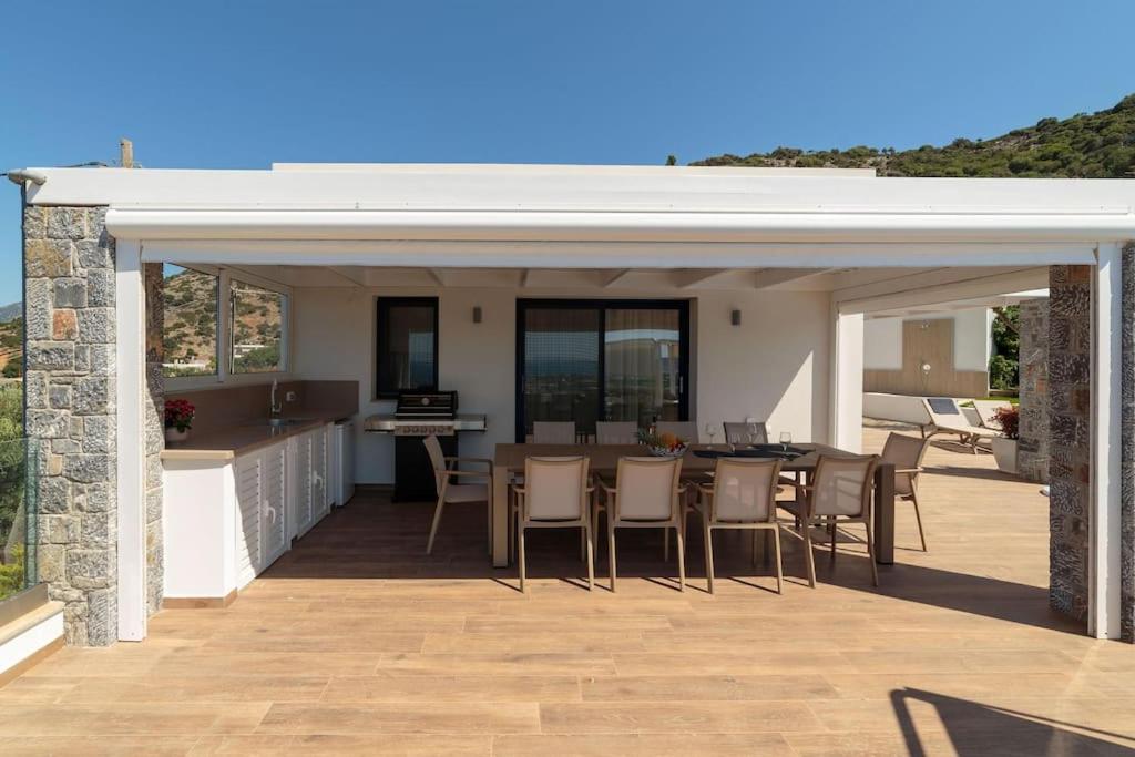 Thea Villa Santa Marina view 4