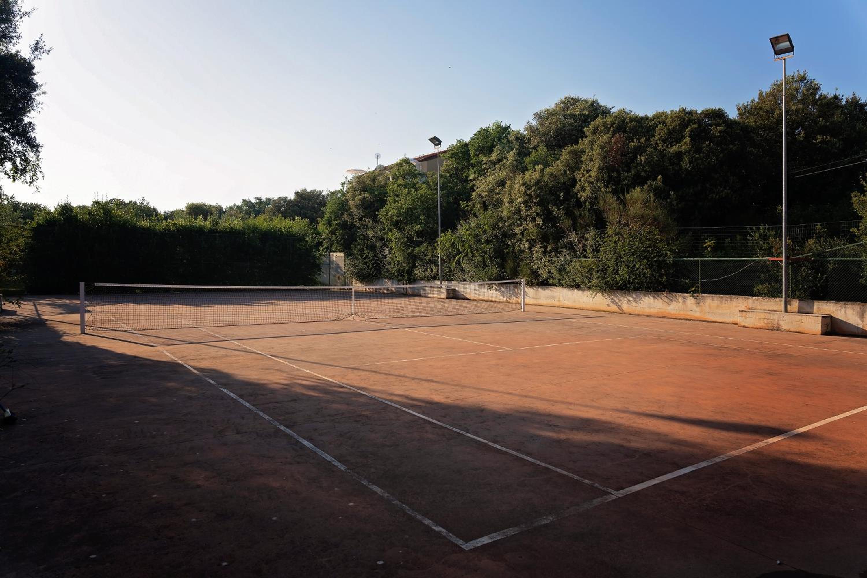Guesthouse ''Barboska'' - big outdoor swimming pool & private tennis court view 4