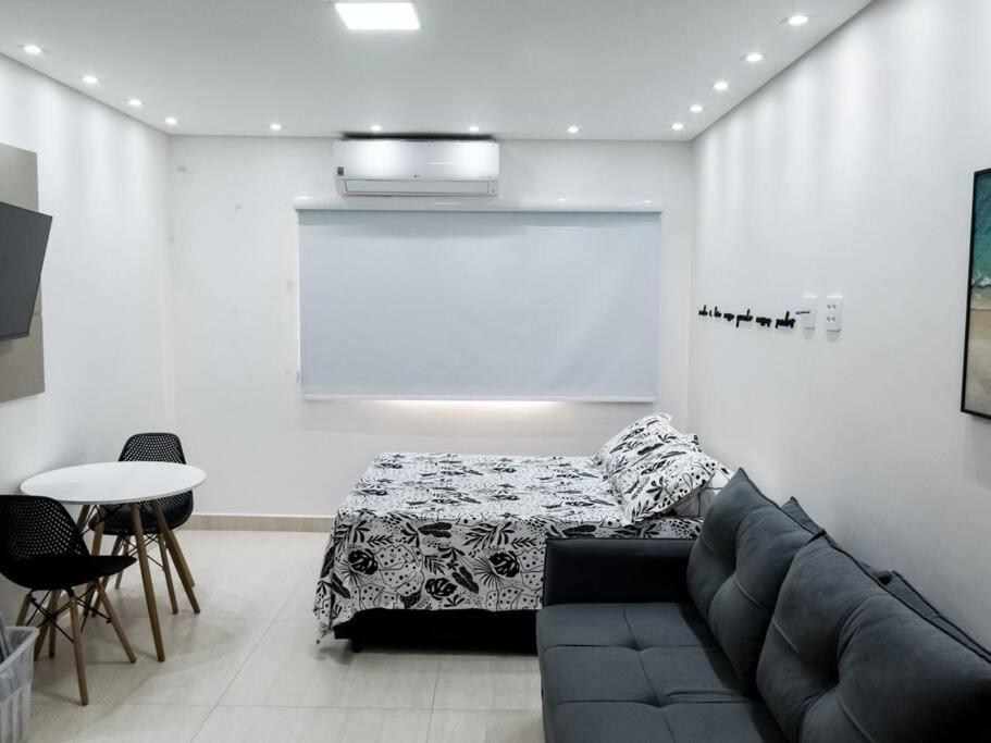 Apto pé na areia Toninhas em condomínio