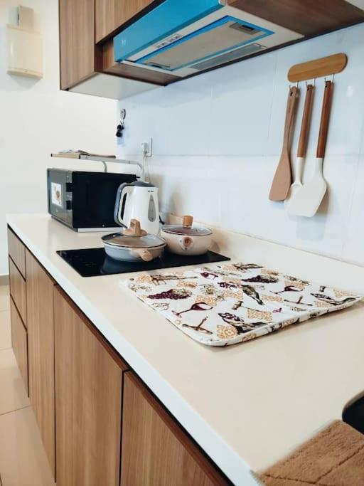 Cozy Haven Superior Studio Free Private Parking Netflix photo 5