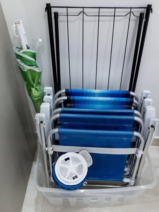 Apto pé na areia Toninhas em condomínio