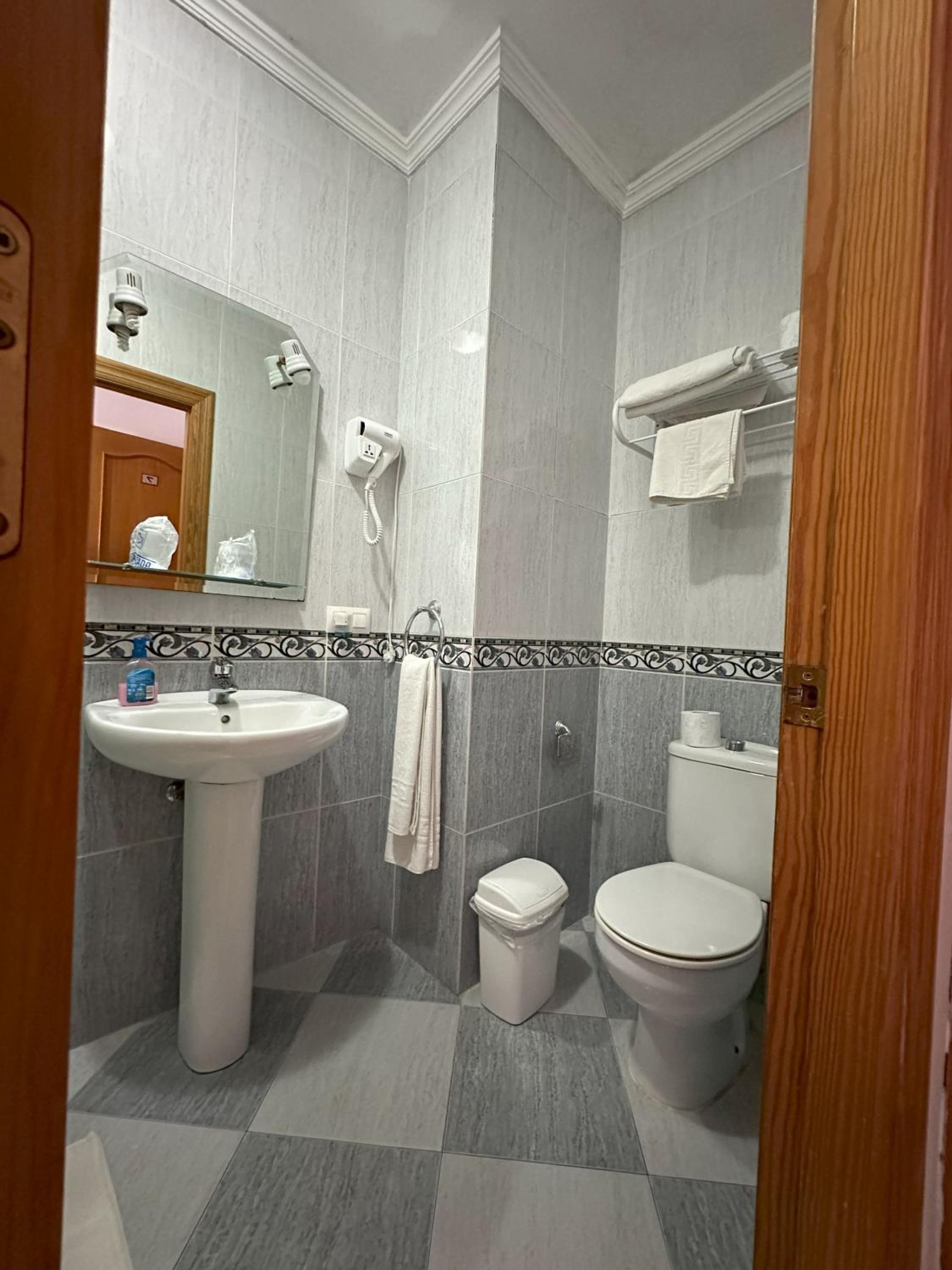 Hostal Avenida