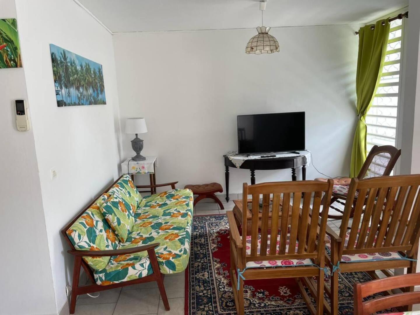Location Hibiscus 2 chambres climatisées WiFi view 2