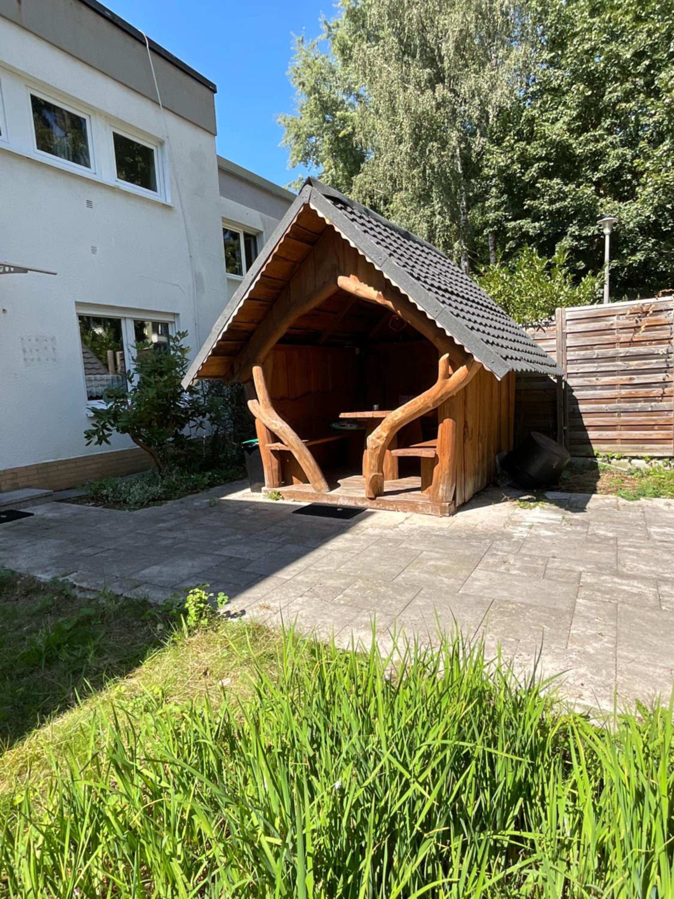Messe-Apartment, 4 Schlafzimmer, 80 qm, Garten - 6 km zur Messe, verkehrsgünstig, ruhig, Parkplätze