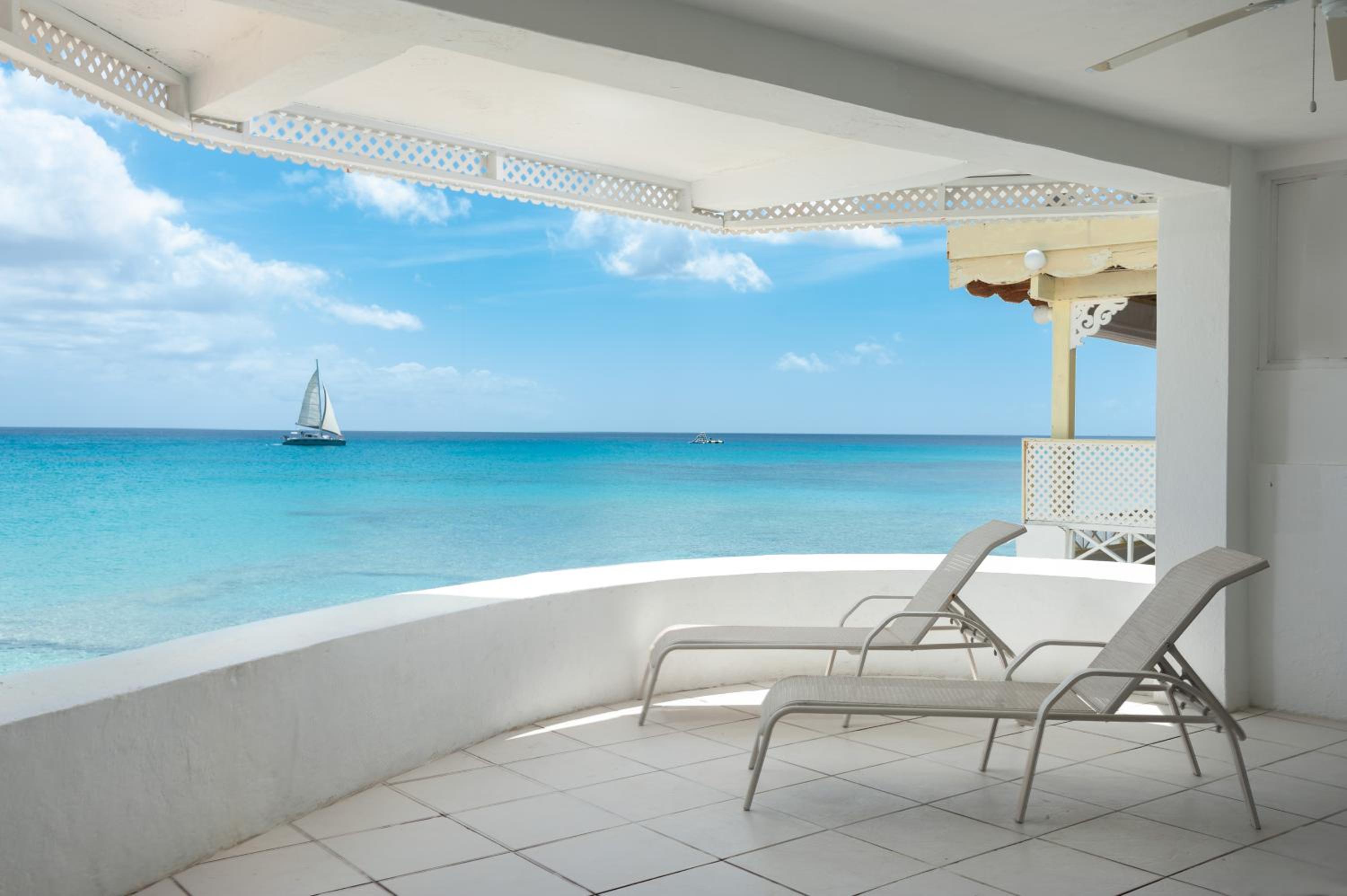 Purple Rain - Direct Seaviews, 2 Bedroom, 2 Bathroom, 3 Terrace Beachfront Bliss
